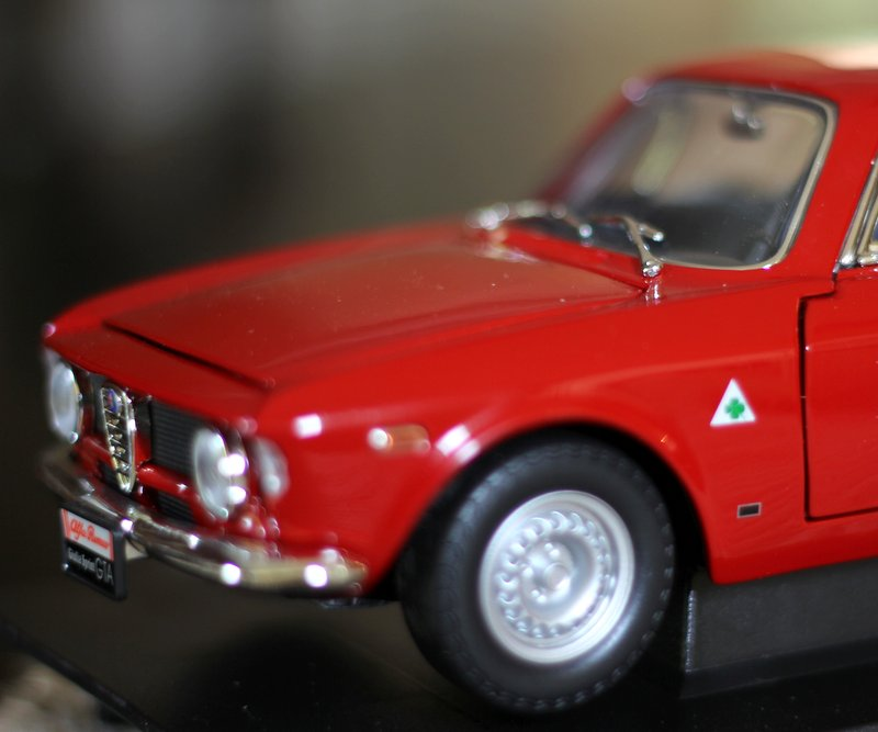 Illustration for article titled 1:18Â Alfa Romeo Sprint GTA Tuesday